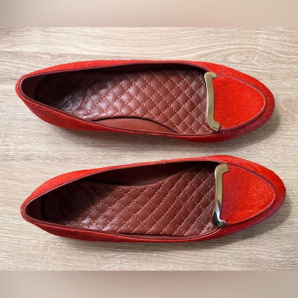 Tory Burch Women’s Flats. Size 7M. Red in Color. Real Bovine Hair/Leather Upper